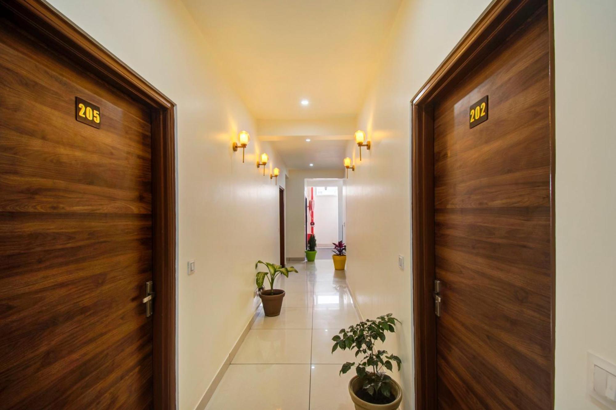 Hotel M.S Dźajpur Zewnętrze zdjęcie